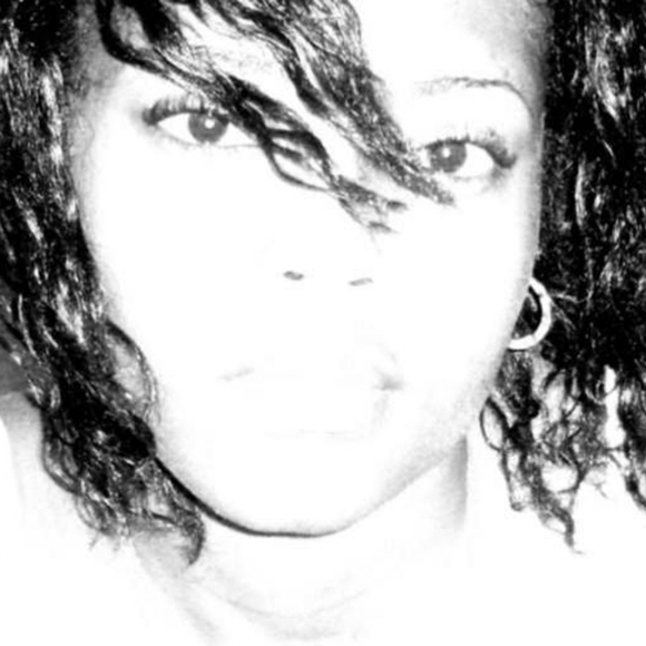 Meet your Posher, Necole - Picture 4 of 4